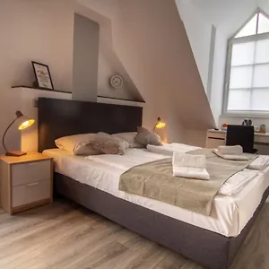 2* Szálloda Check In
